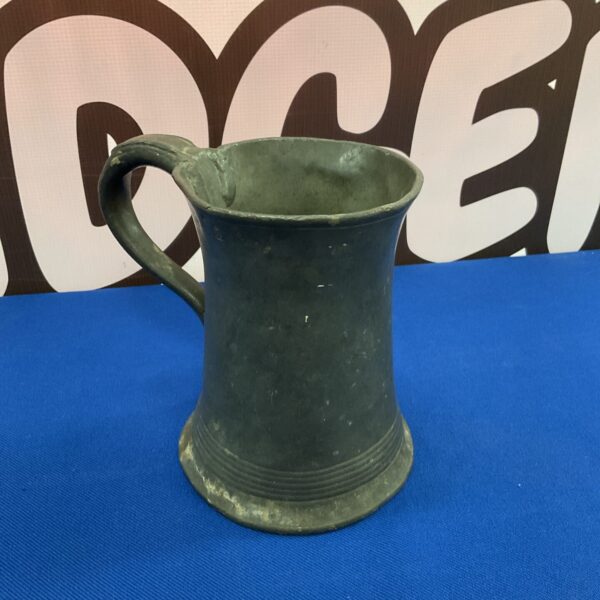 Antique Georgian pewter tankard with a lovely patina.