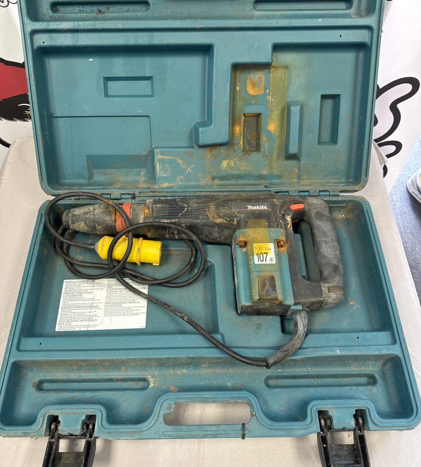 Large Makita 110v concrete breaker - untested