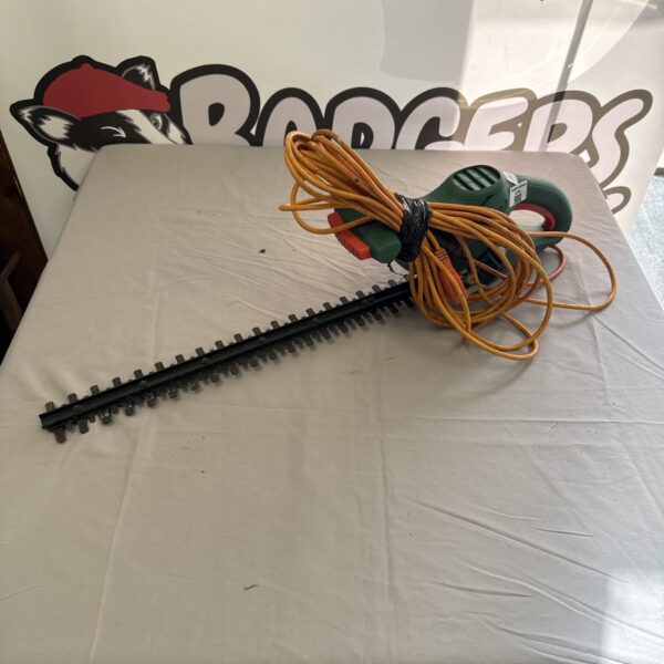 Black & Decker 420w electric chainsaw in used condition.