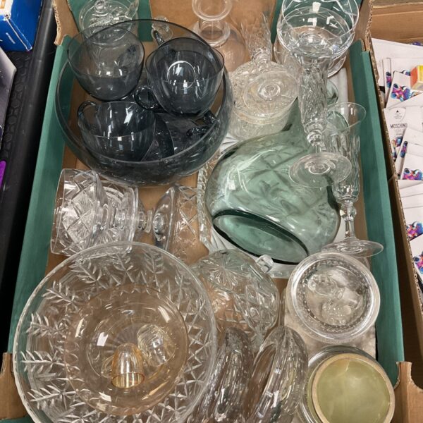 Tray of assorted Glass and Crystal