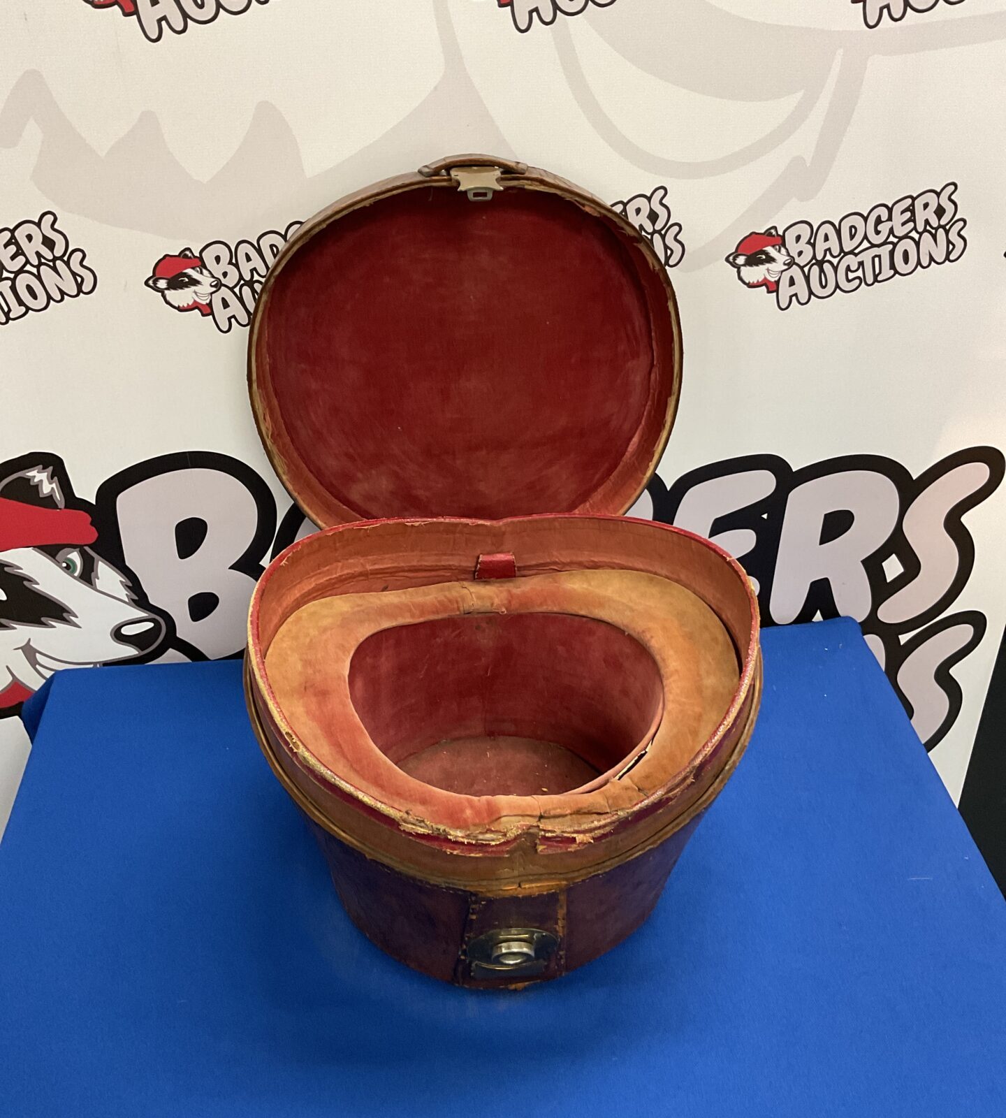 Antique leather top hat box - Image 2