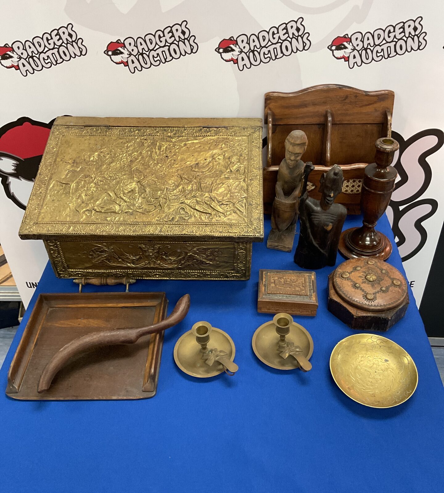 Vintage brass log box with selection of wooden items inc crumb tray