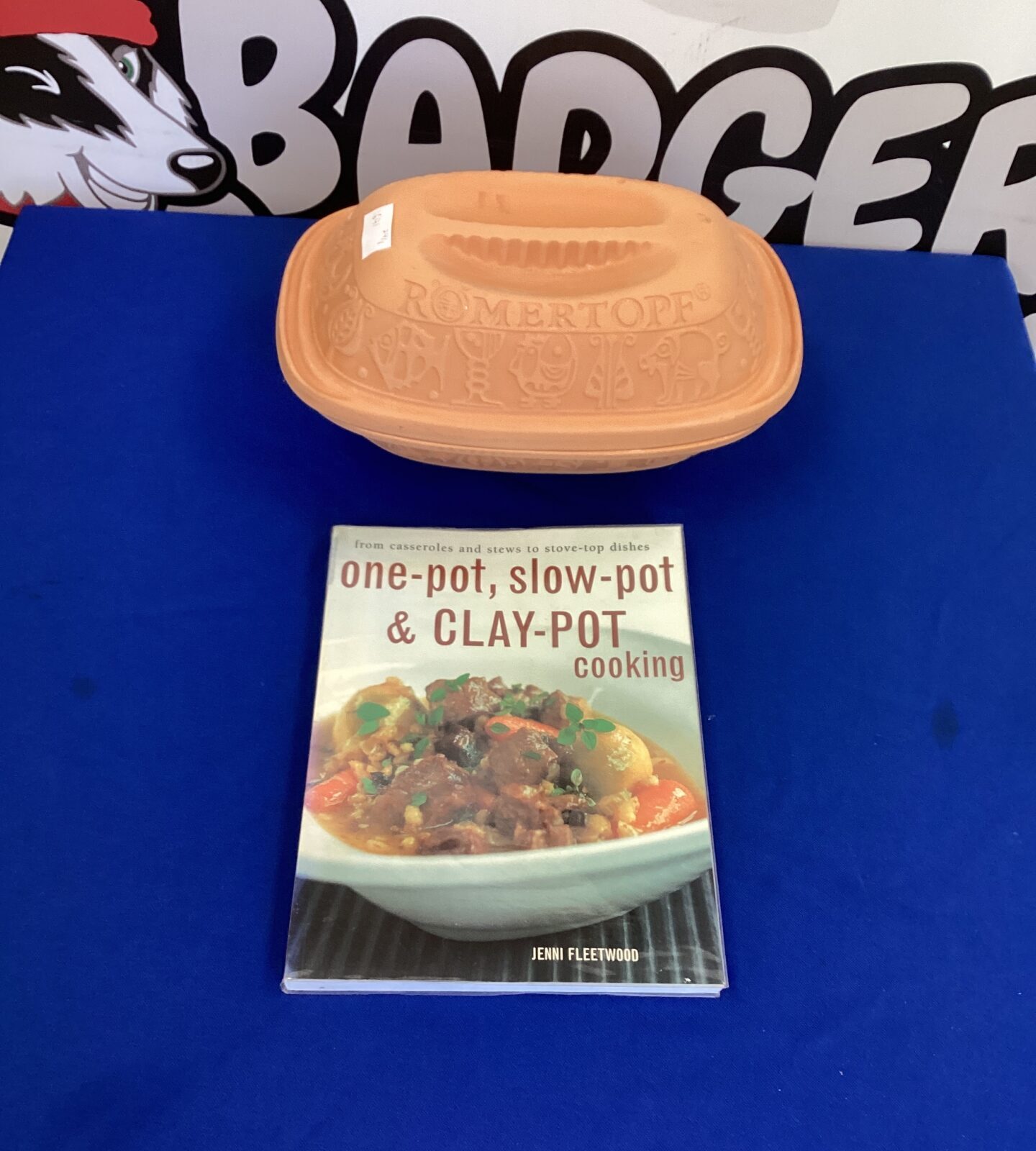 Romertopt  clay cooking pot with cookery book