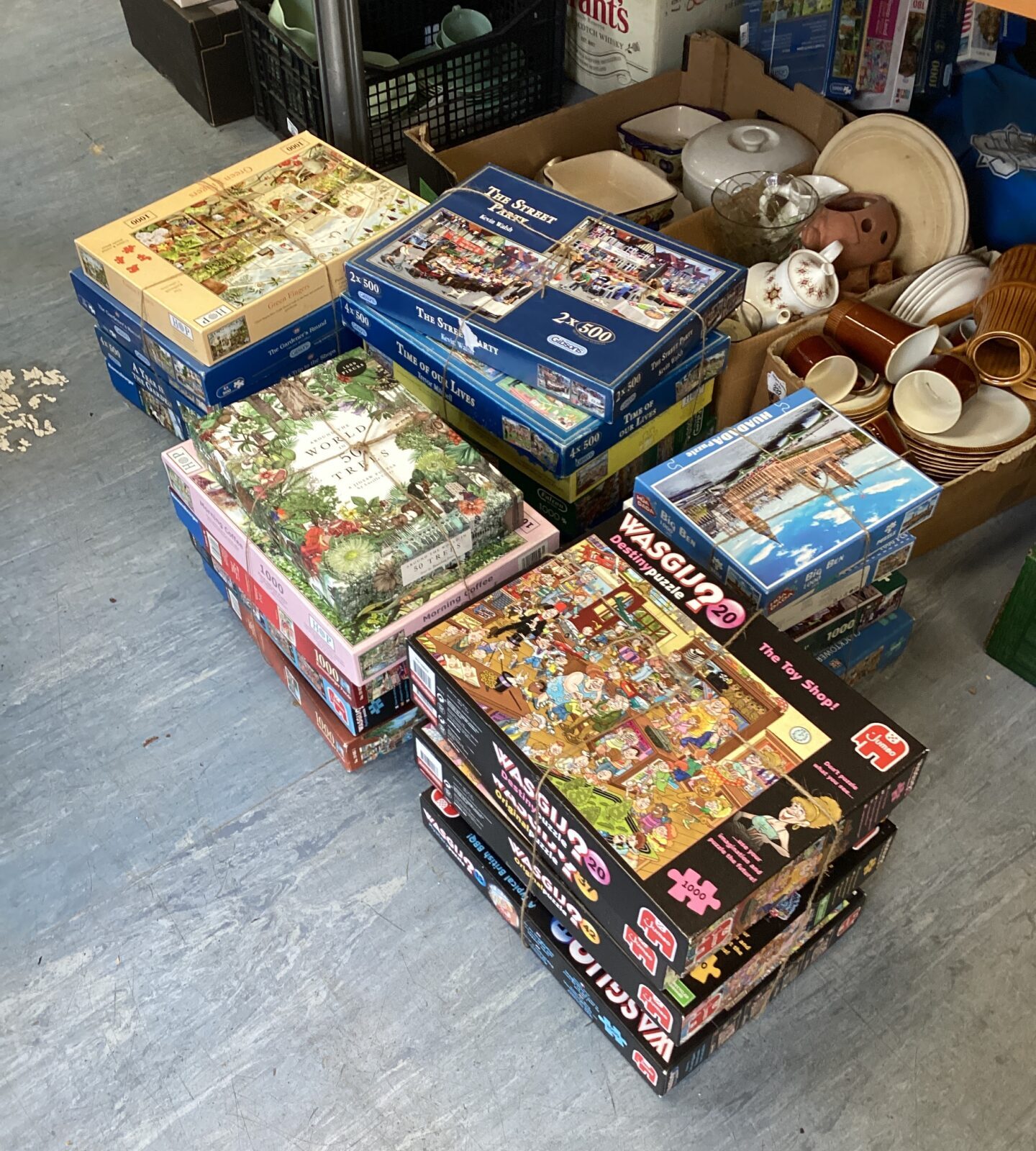 Five bundles of assorted jigsaw puzzles inc wasgij & others