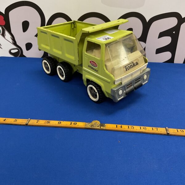 Vintage Tonka hydraulic dump truck, classic metal toy truck
