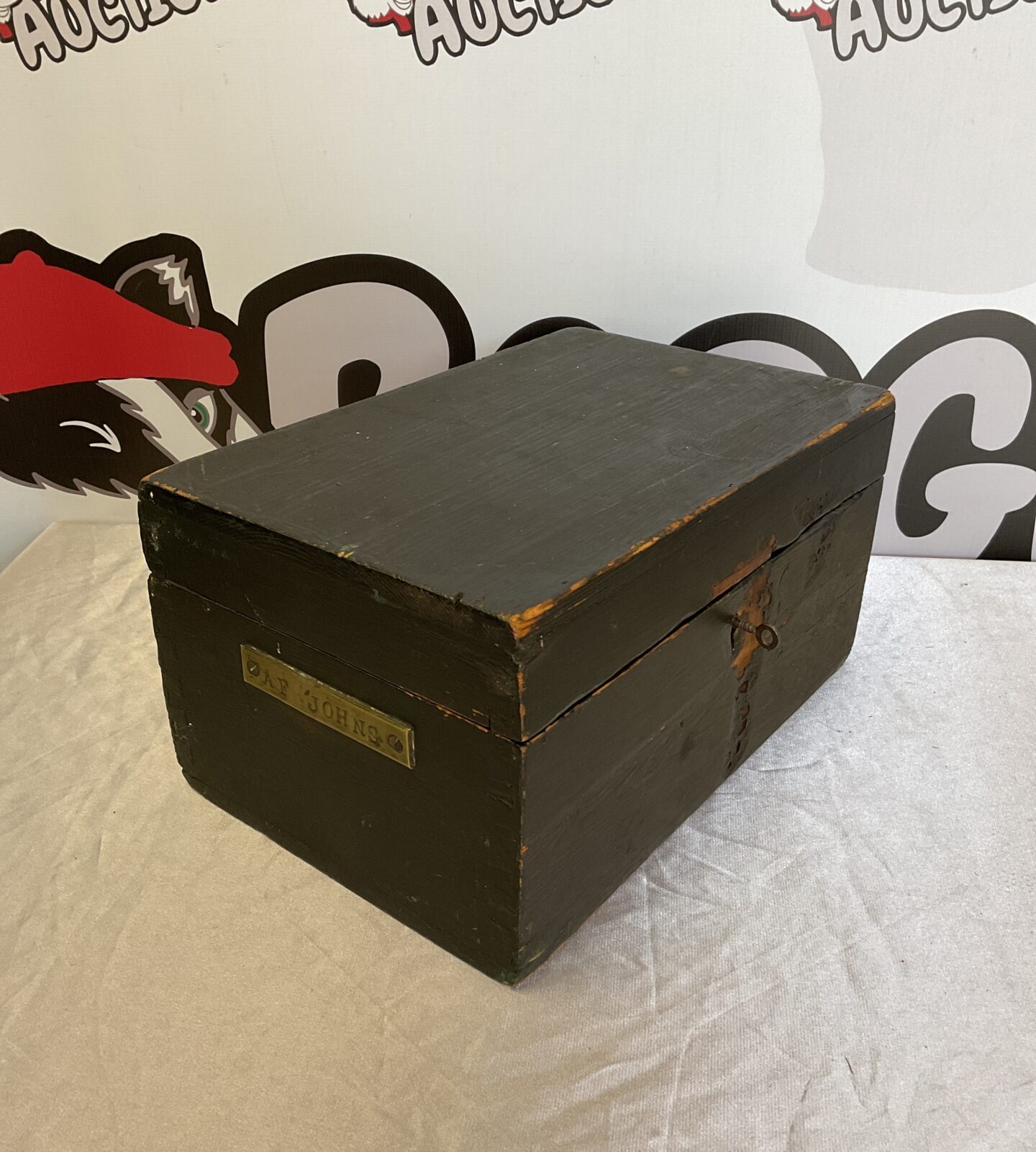 Vintage wooden lock box with af johns with key