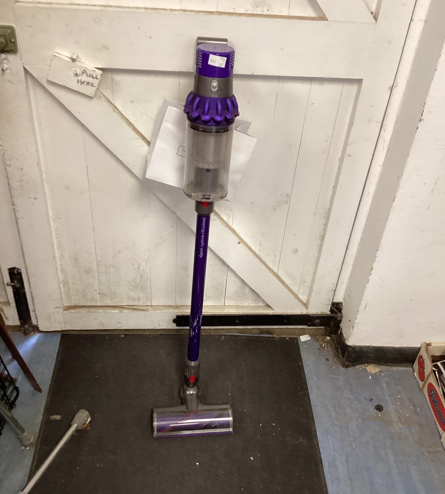 Dyson Cordless Vacuum Cleaner with accessories