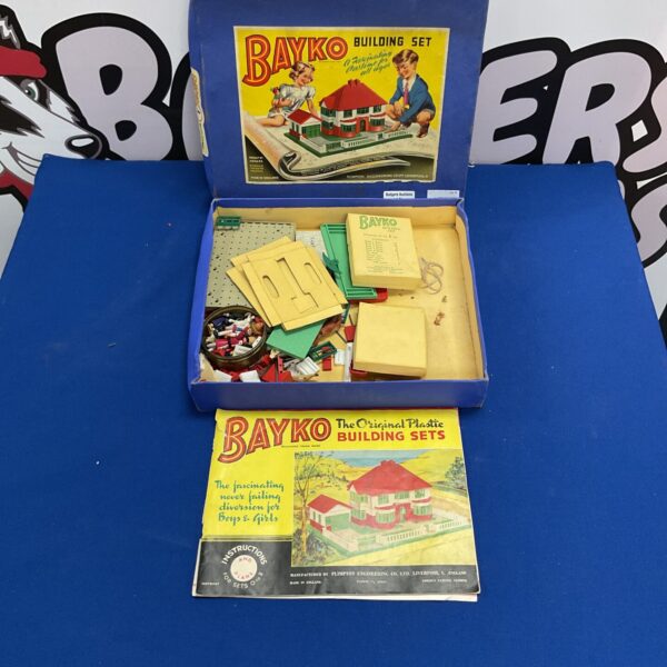 Vintage boxed bayko building set