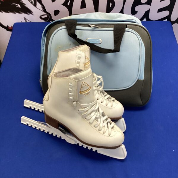 Pair of jackson 500 size 38 ice skates