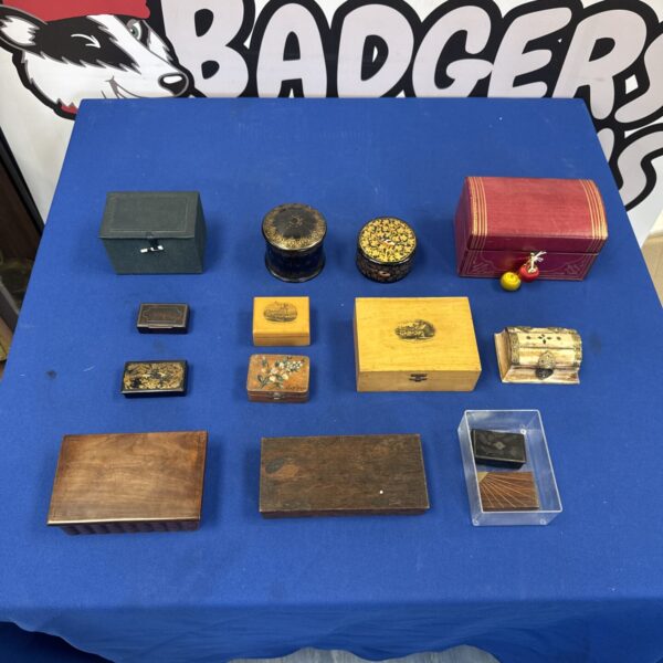 Vintage lot of assorted trinket boxes for jewellery and keepsakes.