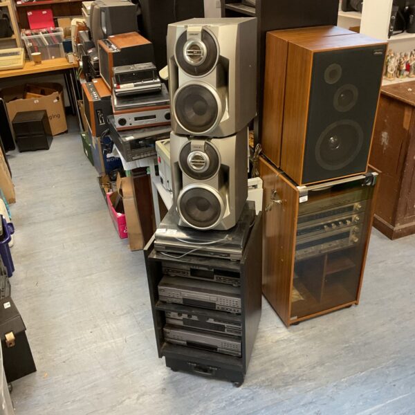 Sony hi-fi system with turntable, tape selector, cd player, stereo amplifier, tuner and speakers
