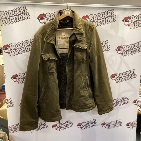 XL Hollister Carpinteria jacket with fleece lining, casual outerwear.