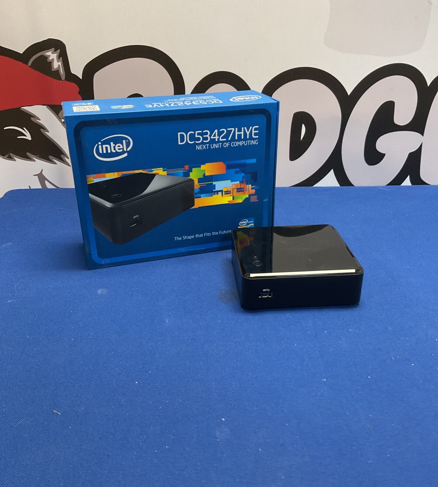 Intel DC53427HYE next unit of computing
