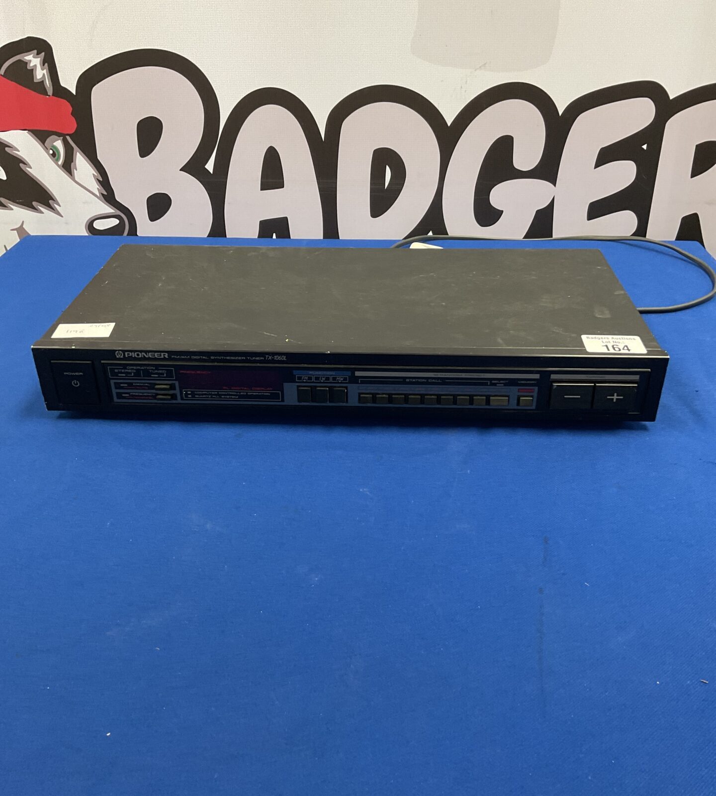 Pioneer FM/AM digital synthesizer tuner TX-1060L