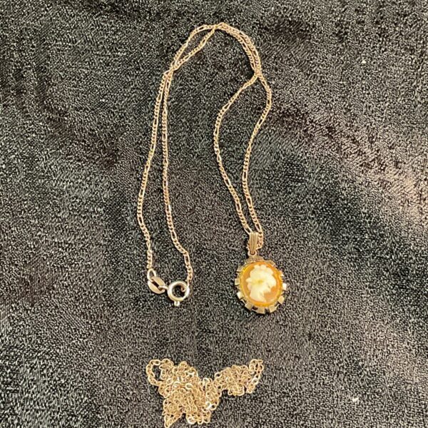 925 Silver Cameo pendant 14” necklace and broken chain