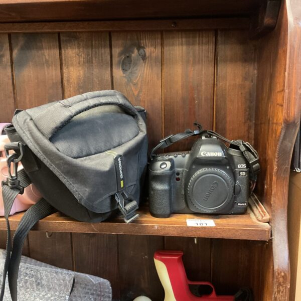 Canon EO5 Mark II camera with vanguard carry case