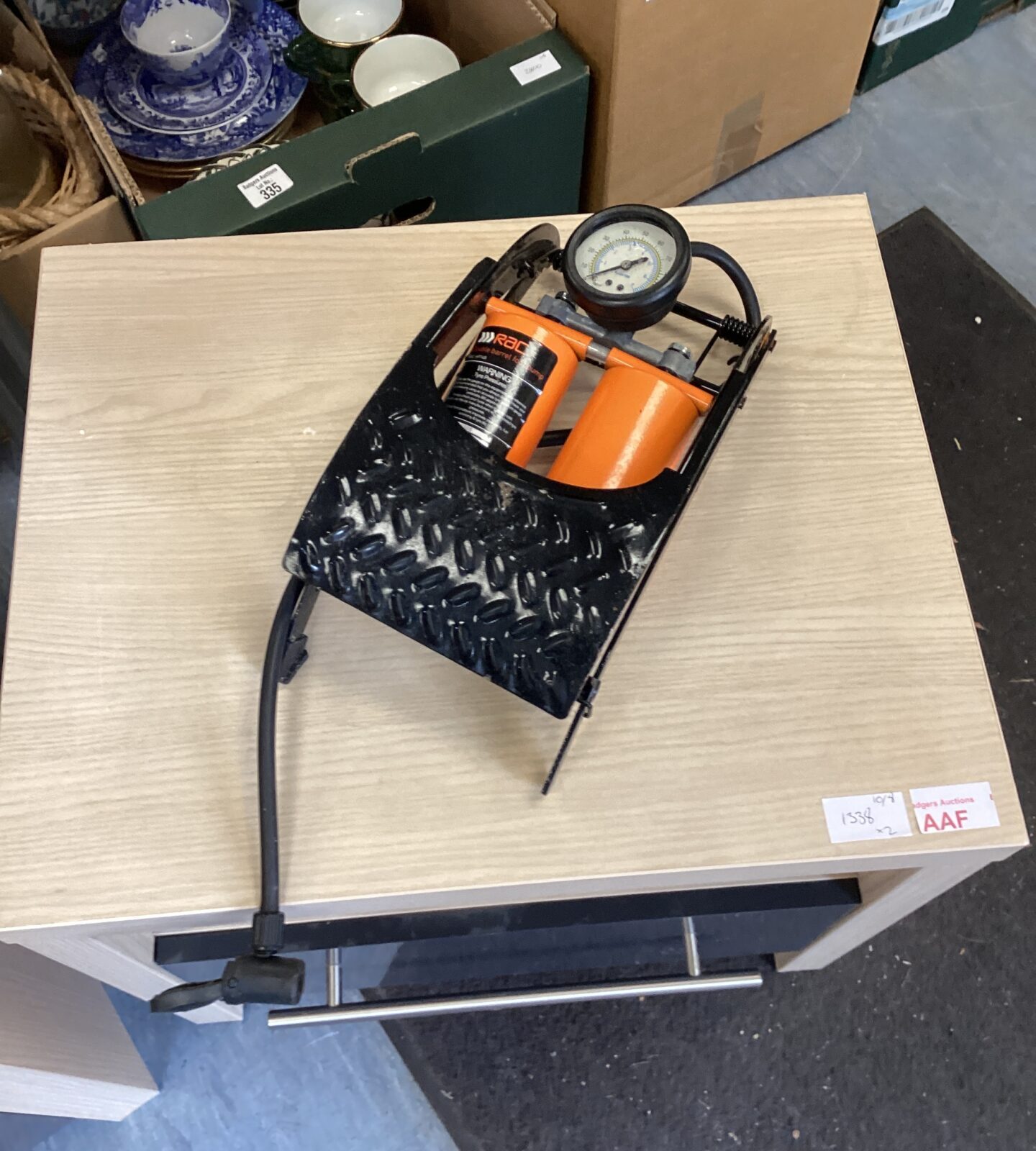 Rac twin barrel foot pump