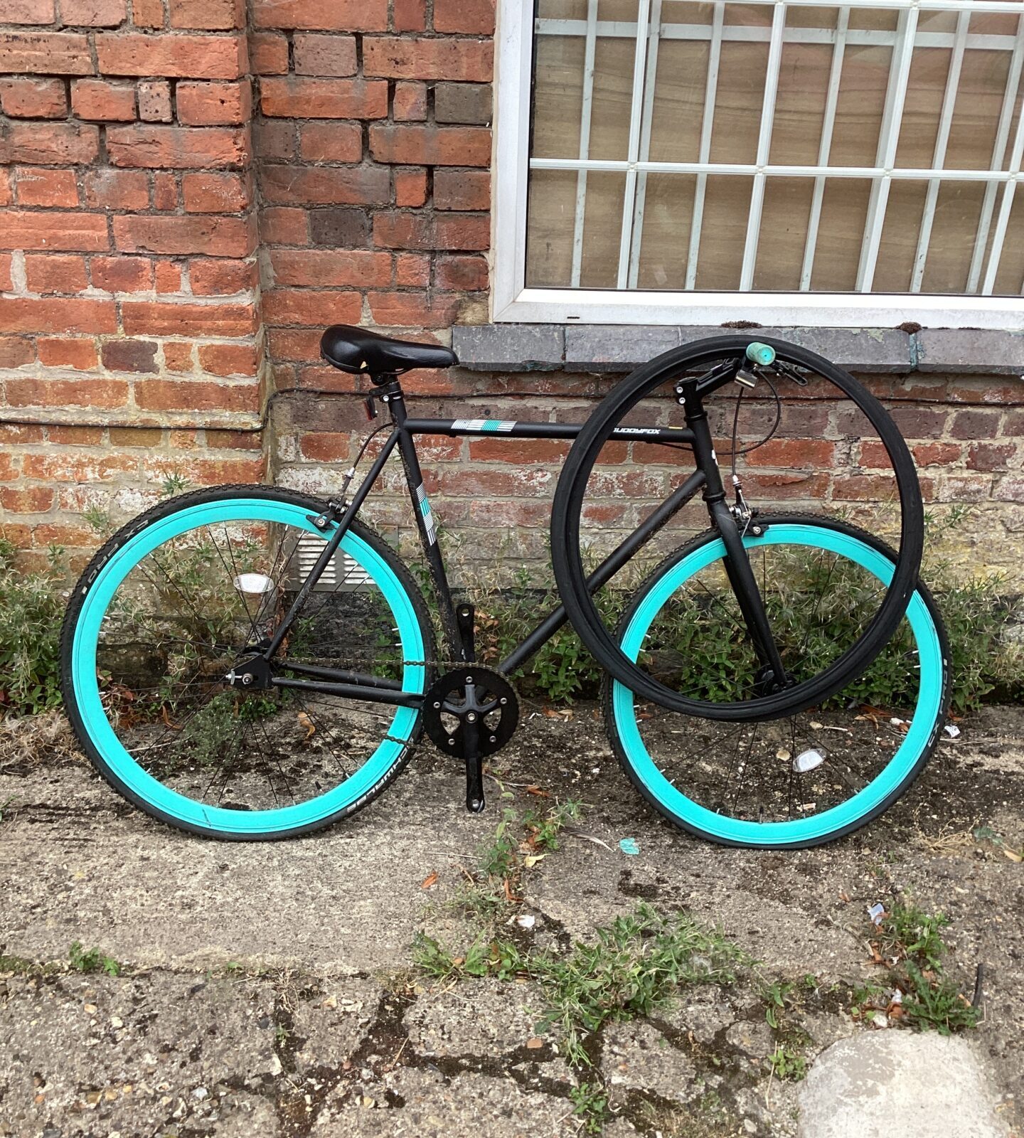 Muddy Fox fixie single speed fixed gear Bike with spare tyres