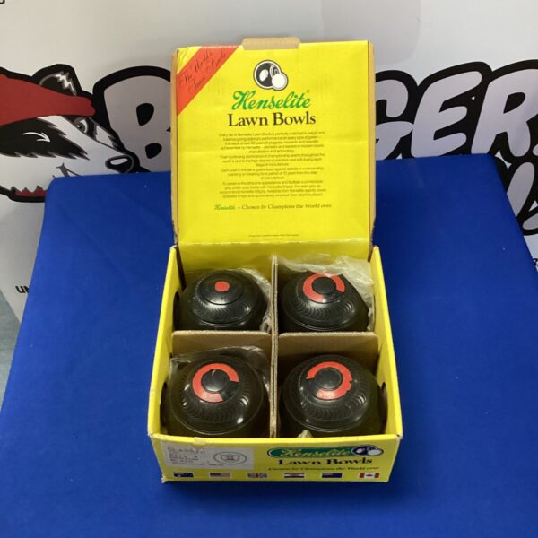 Set of henselite lawn bowls