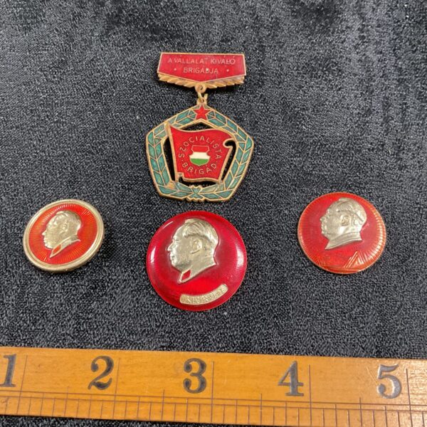 Vintage Szocialista Brigade medal and badges, Hungarian communist memorabilia.