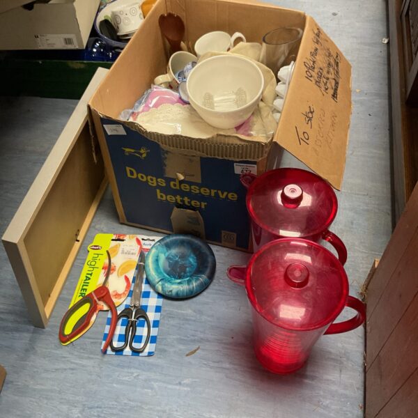 Box of assorted kitchenware inc new