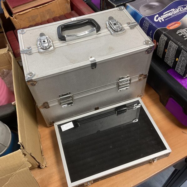 Aluminium makeup case & ring storage case