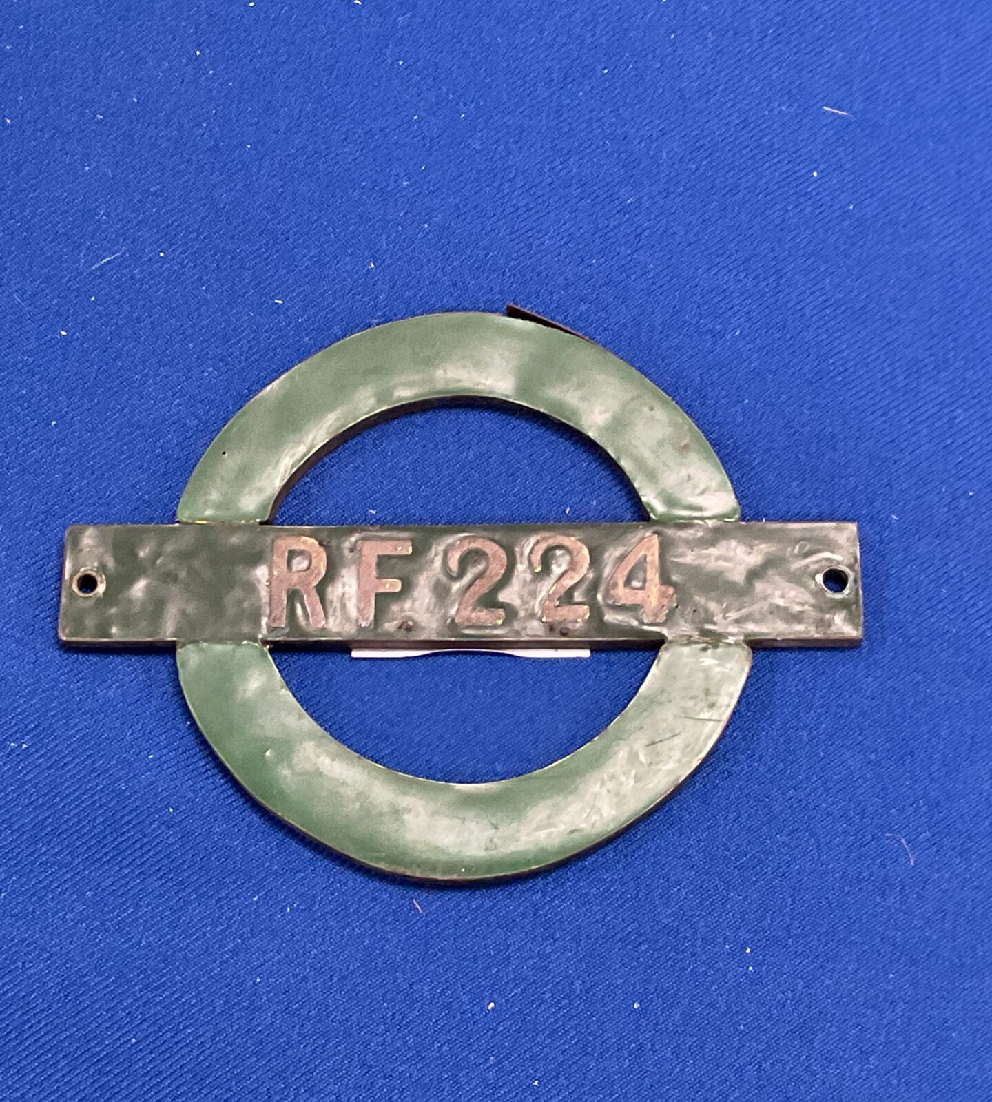London transport Bus Number badge?? Rf224
