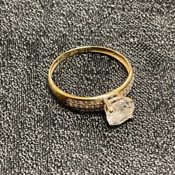 9ct Gold Ring set with Cubic zirconia size 0