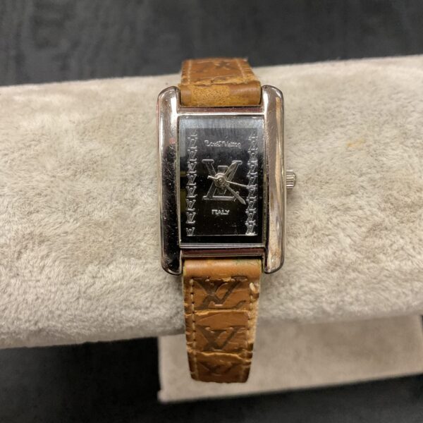 Louis Vuitton ladies quartz wristwatch working