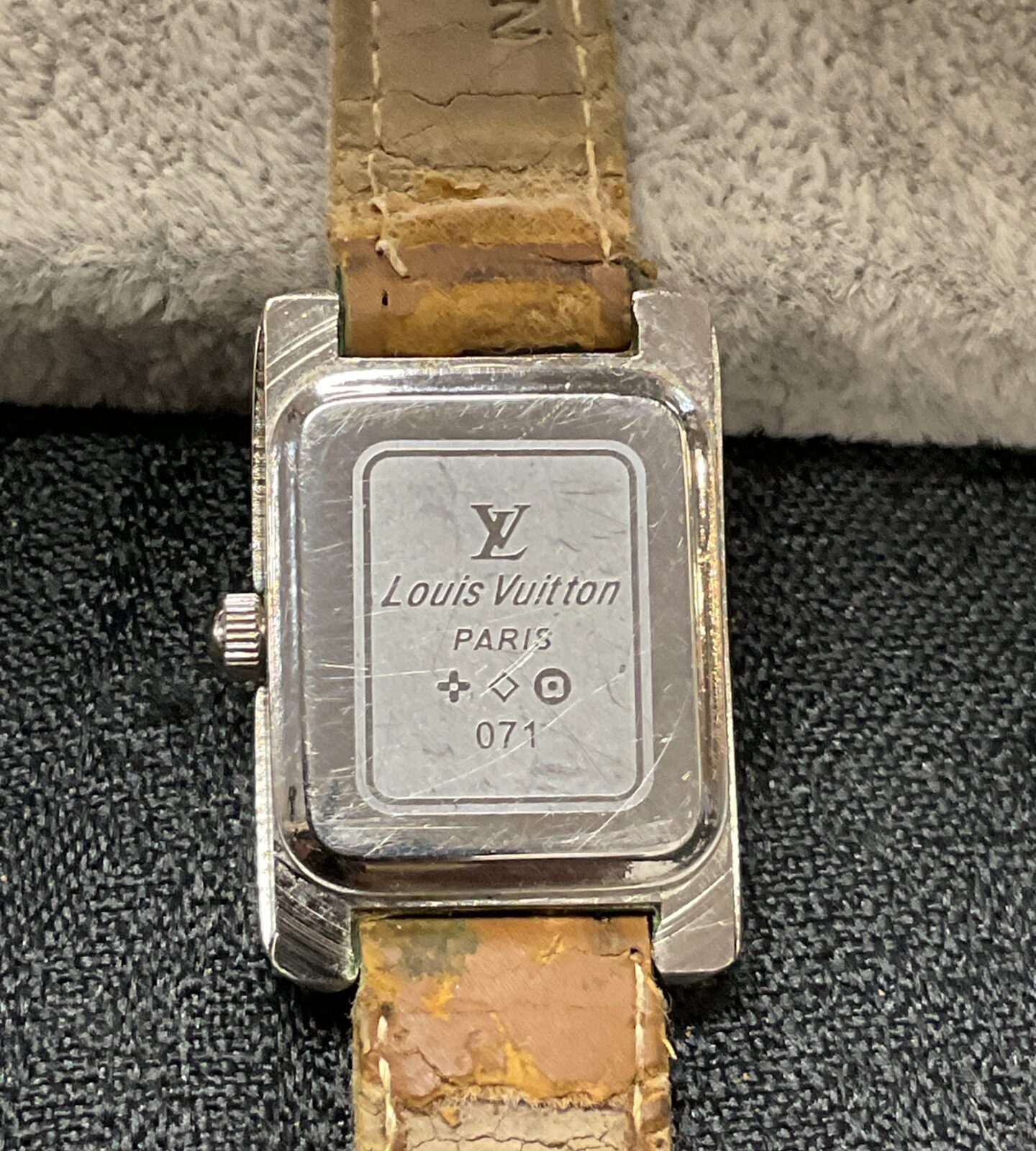 Louis Vuitton ladies quartz wristwatch working - Image 2