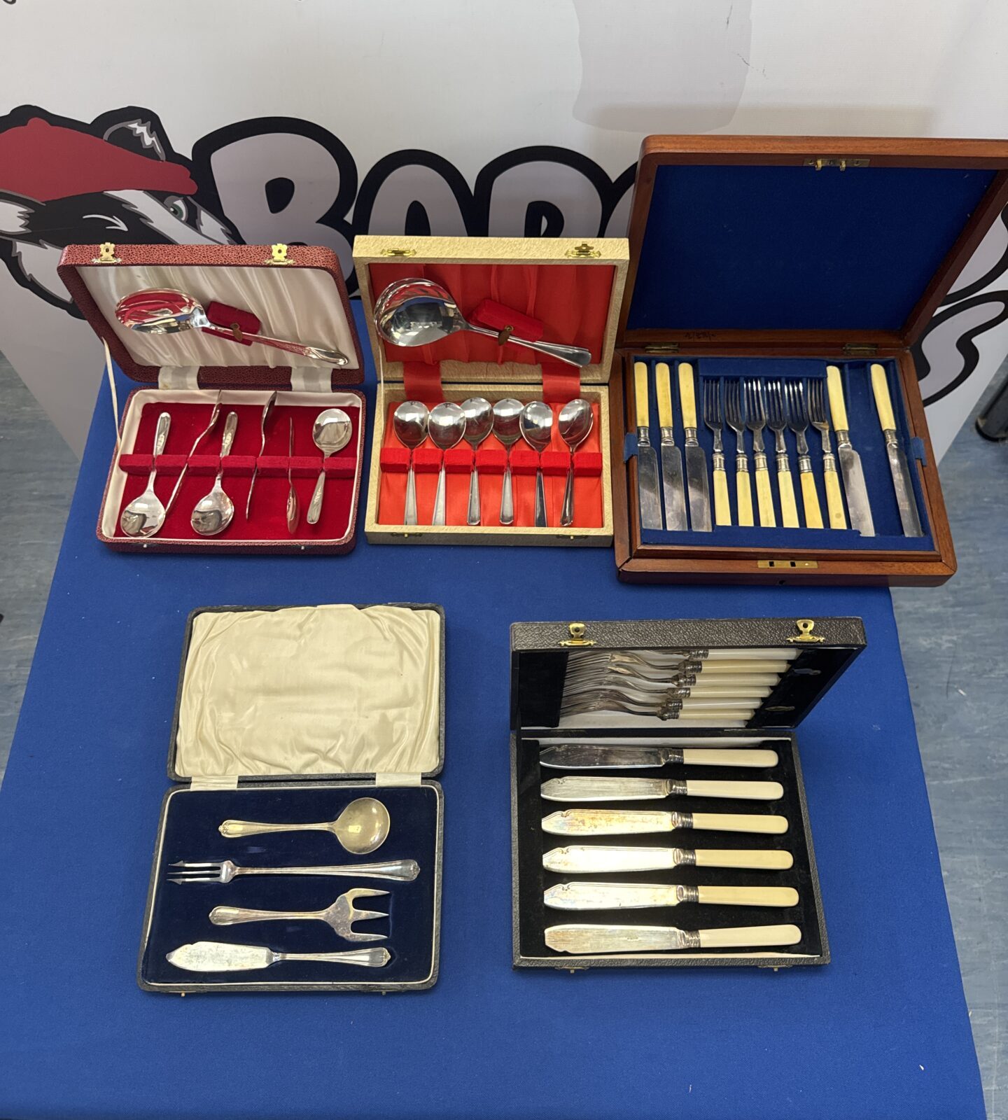 Five assorted cutlery sets