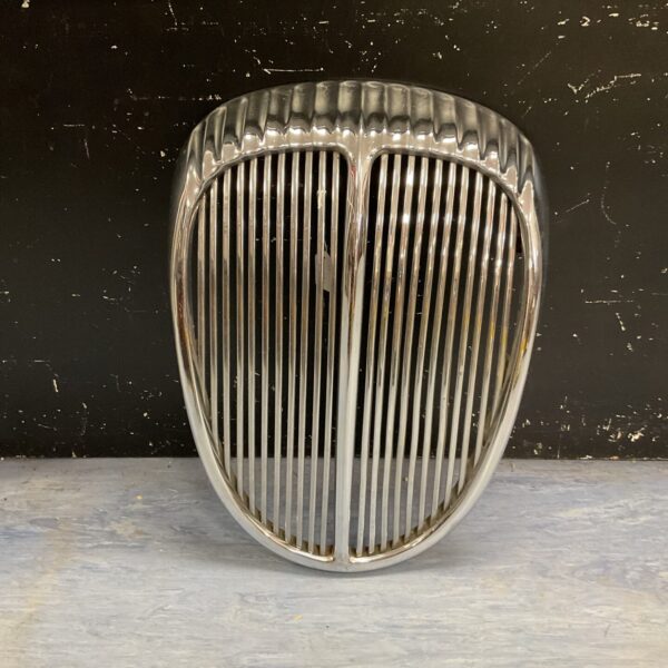 Classic car Daimler V8 250 saloon radiator grille