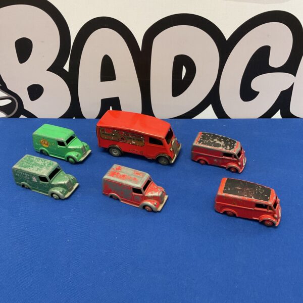 Vintage tinplate and diecast van lot, including Triang Minic.