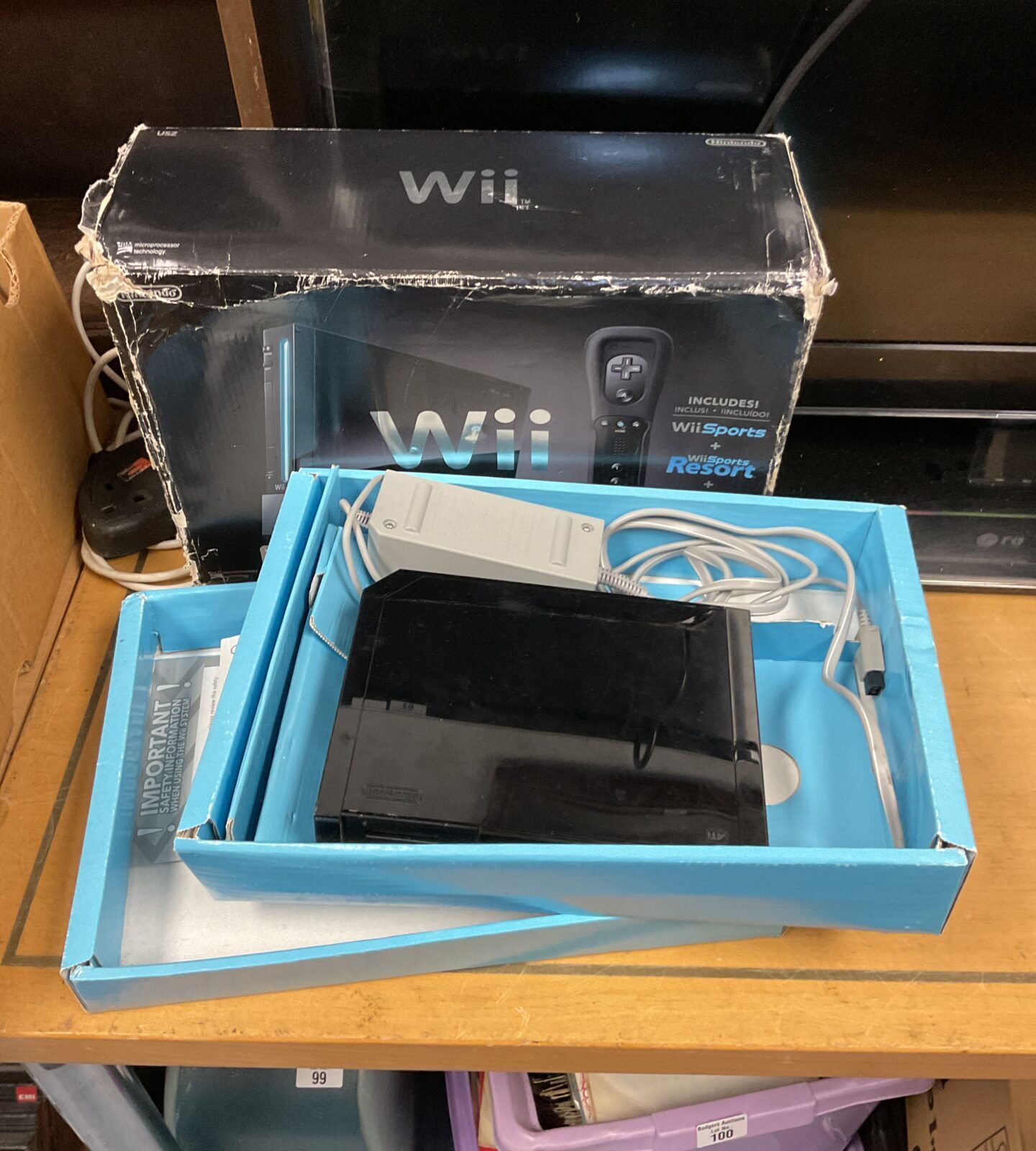 Black nintendo wii console boxed