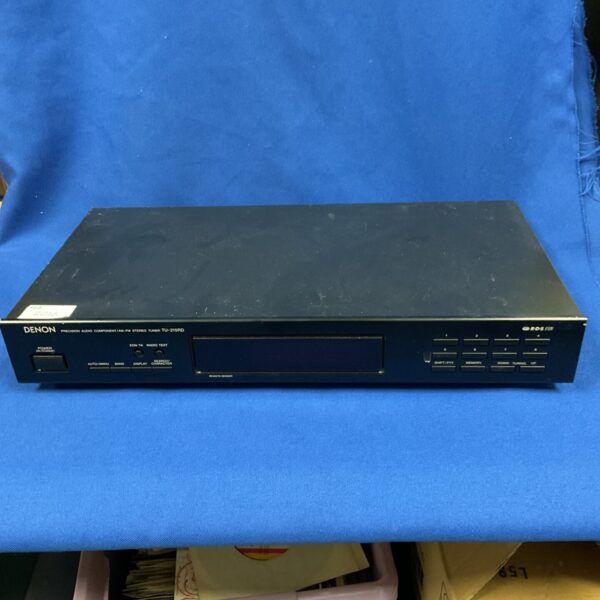 Vintage Denon TU-215RD stereo tuner, classic AM/FM receiver.