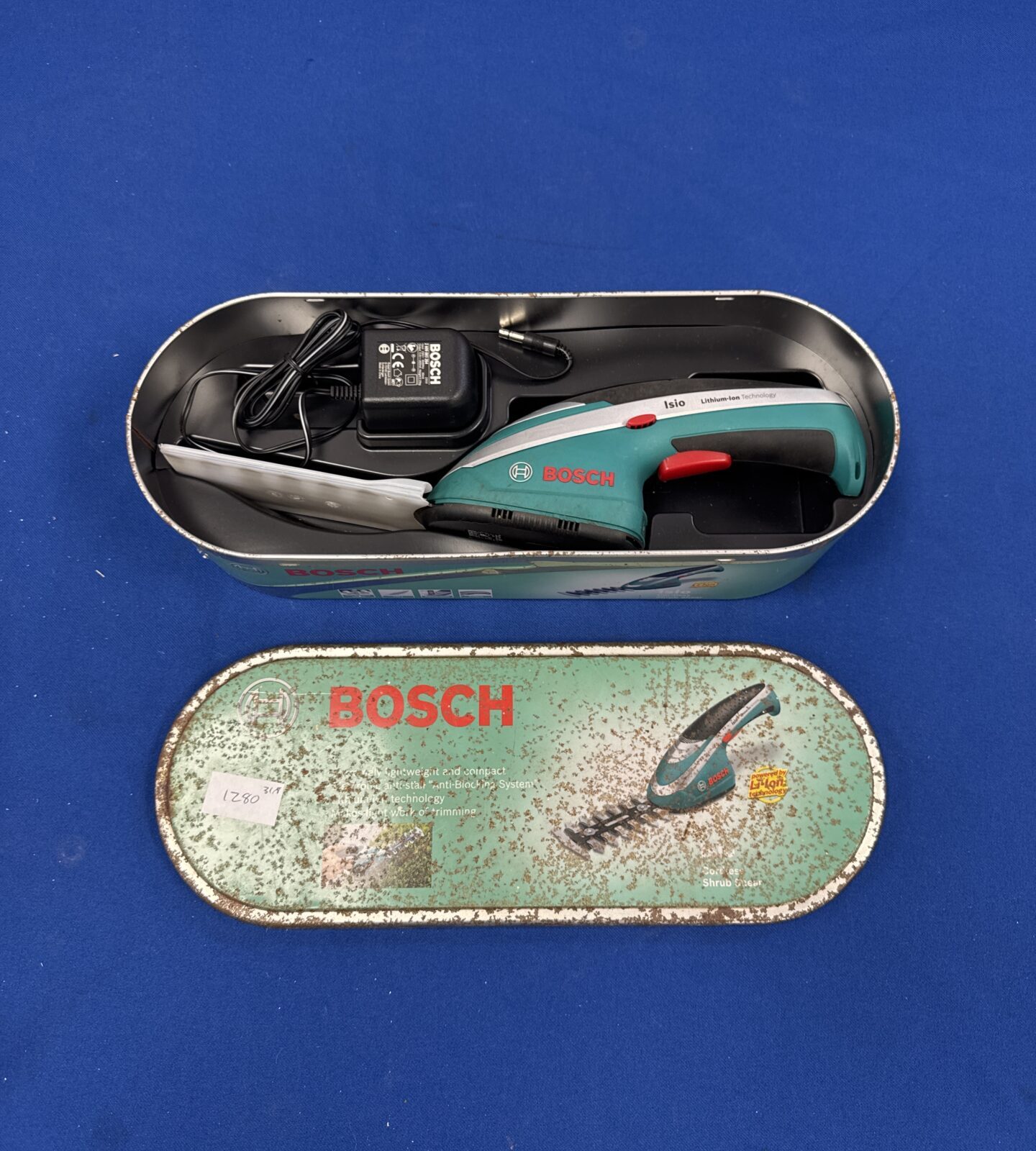 Bosch isio handheld trimmer - working