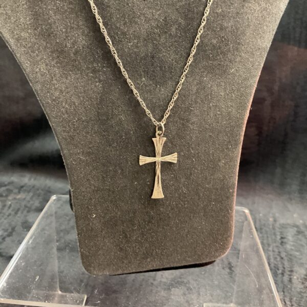 Sterling silver Cross pendant 18” Necklace
