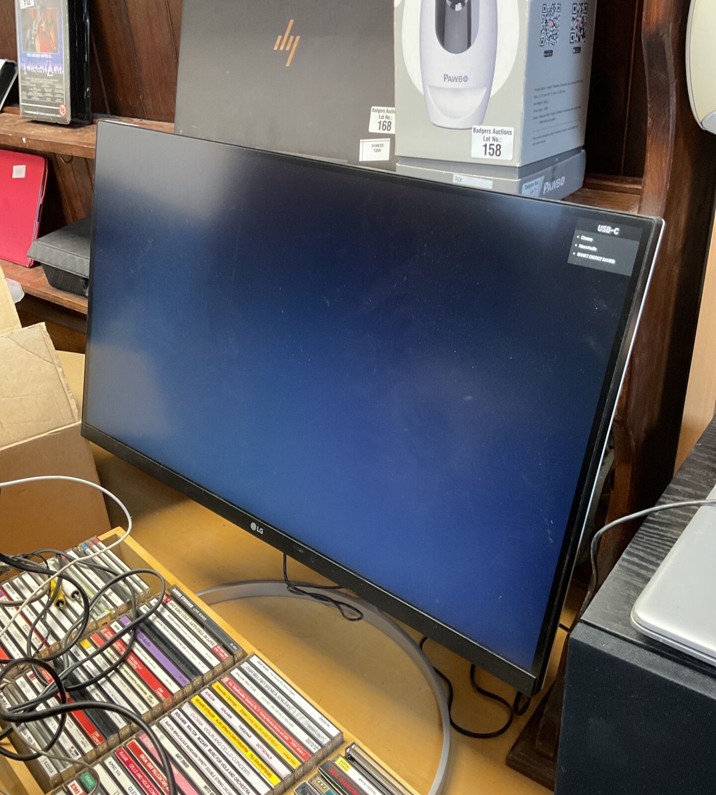 Ld 24” hd 4k computer monitor working