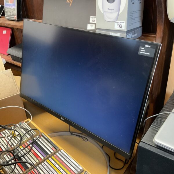 Ld 24” hd 4k computer monitor working