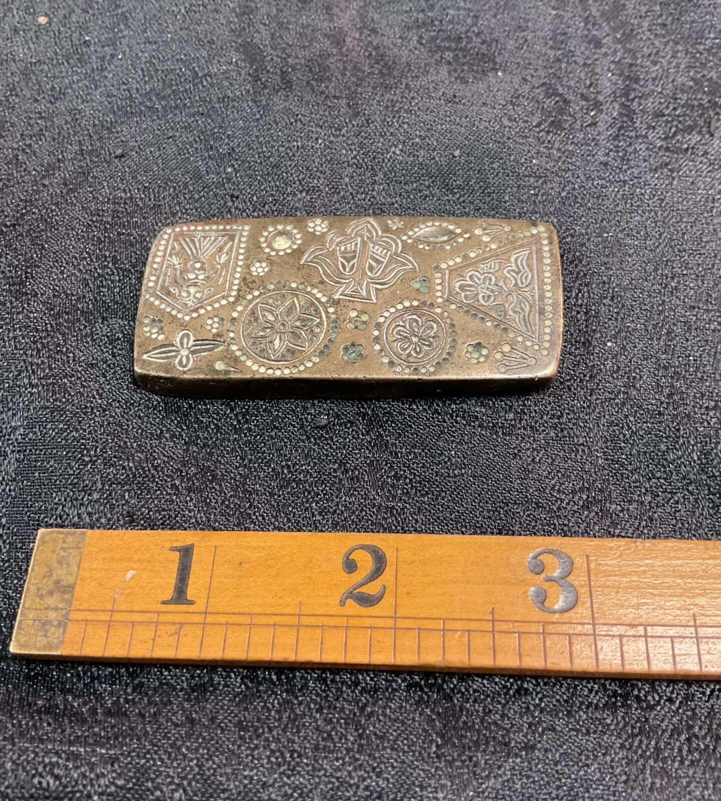 one antique bronze Indian jewellery die