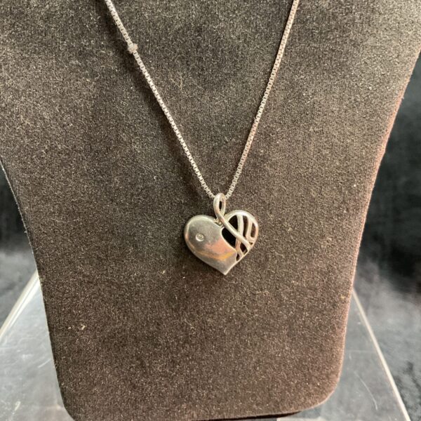 925 Silver Heart set with single diamond pendant 18” necklace