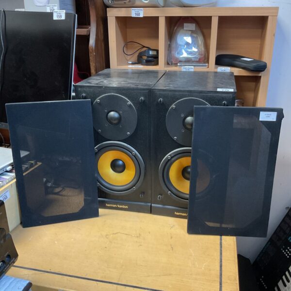 Pair of vintage Harman Kardon LS0300 bookshelf speakers.