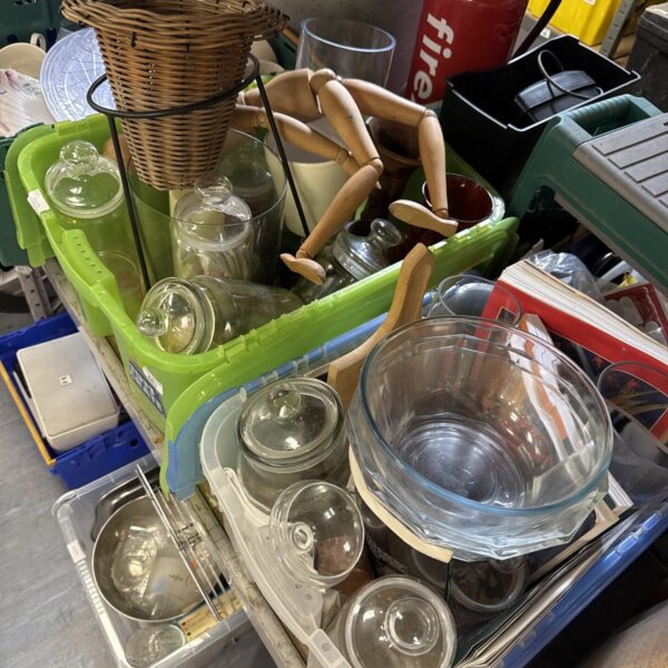 Vintage kitchen storage jars in a mixed lot, retro kitchenalia.