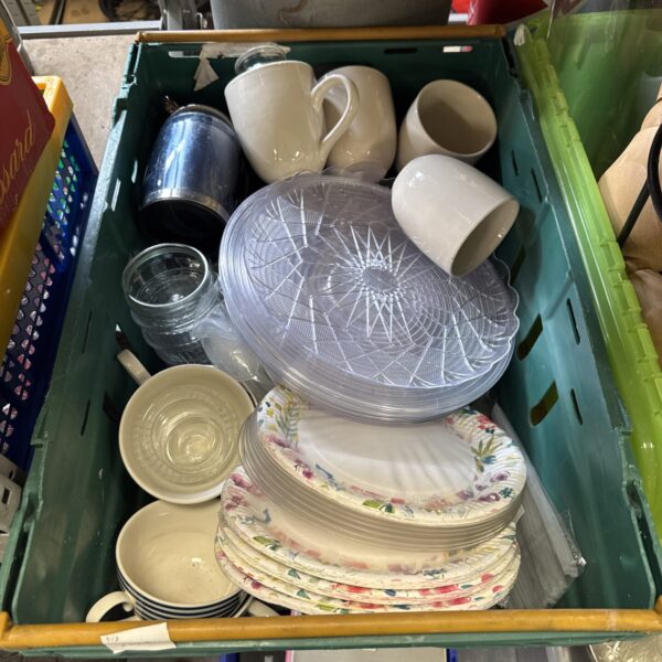 Tray of kitchen items