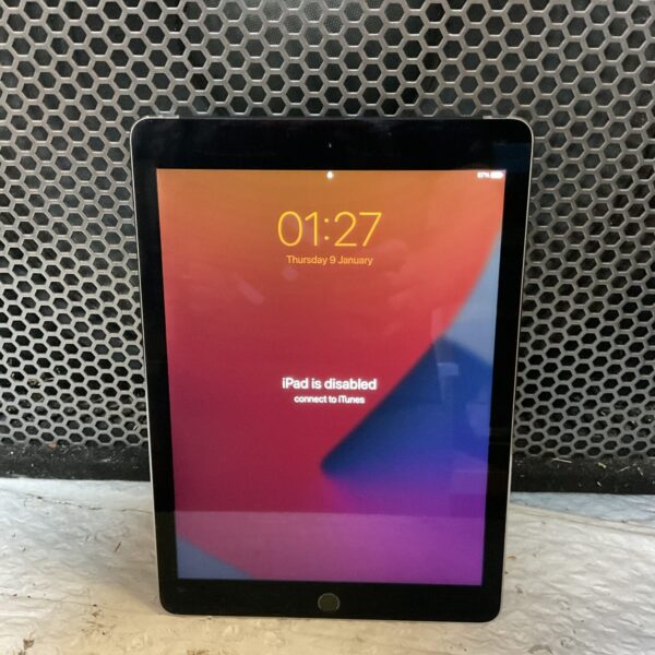 Apple ipad tablet powers on but pin locked