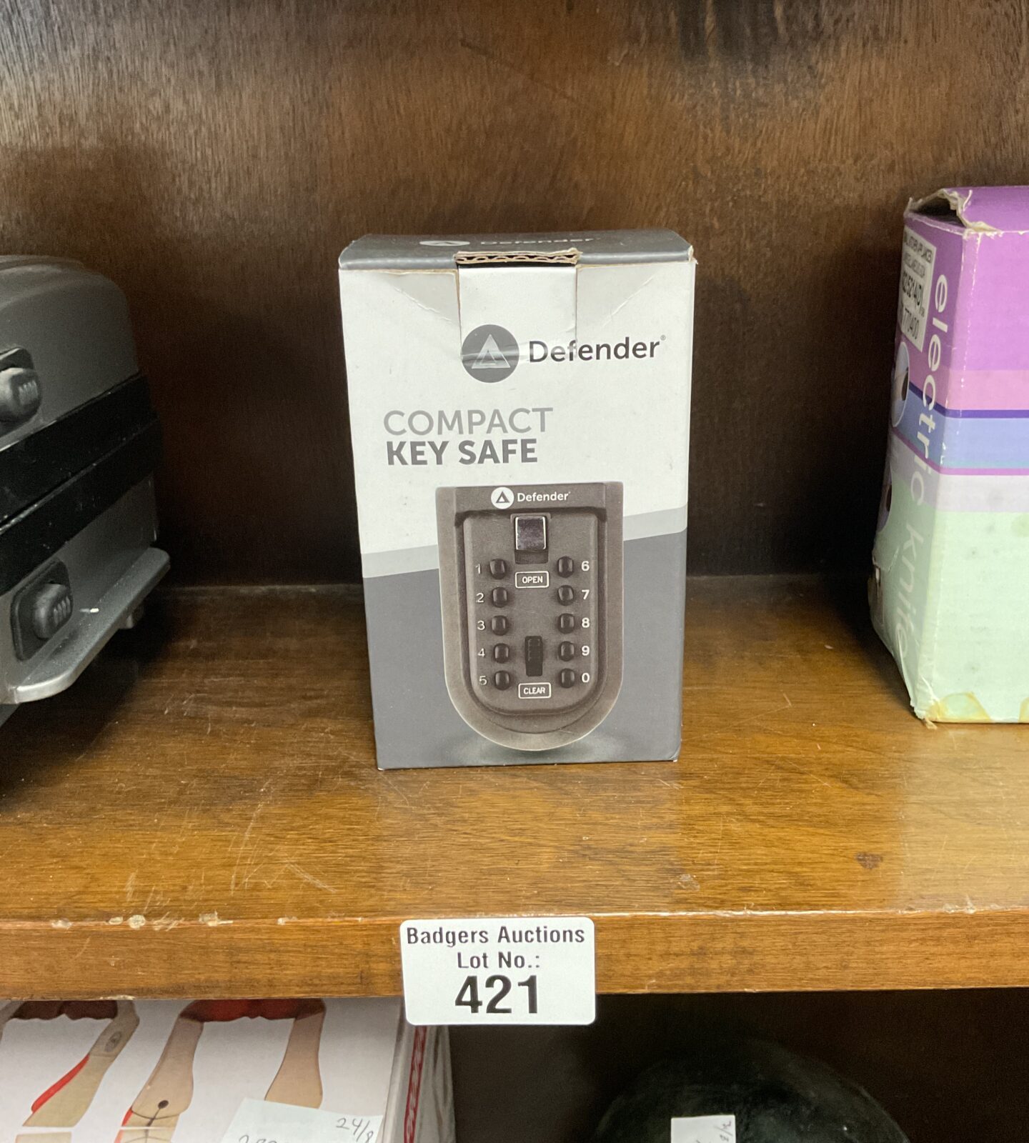 Defender compact key safe – Badgers Auctions