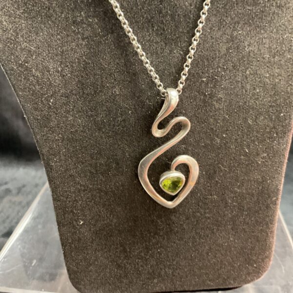 925 Silver Snake pendant with peridot head 16” necklace