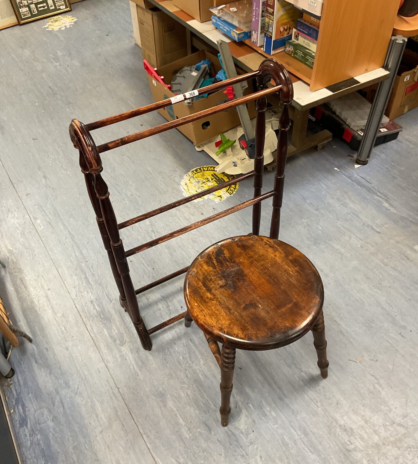 Darkwood towel rack and stool