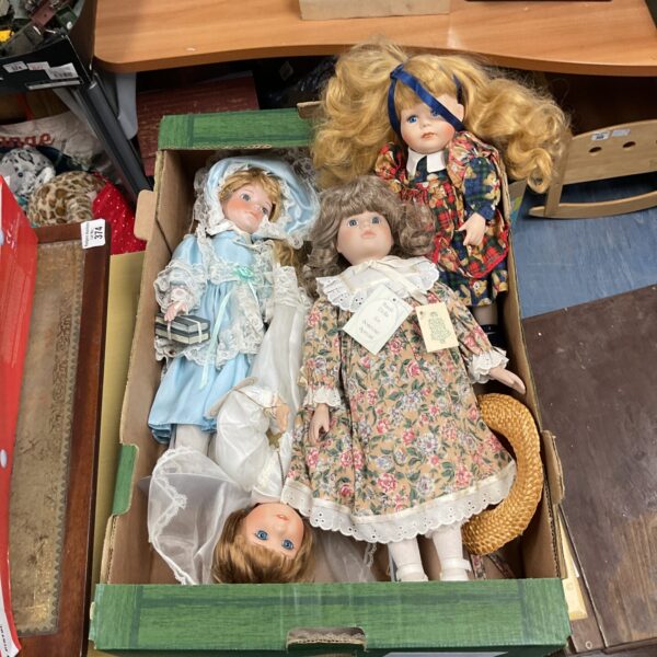 4 porcelain dolls, incl. from the knightsbridge collection, hanah