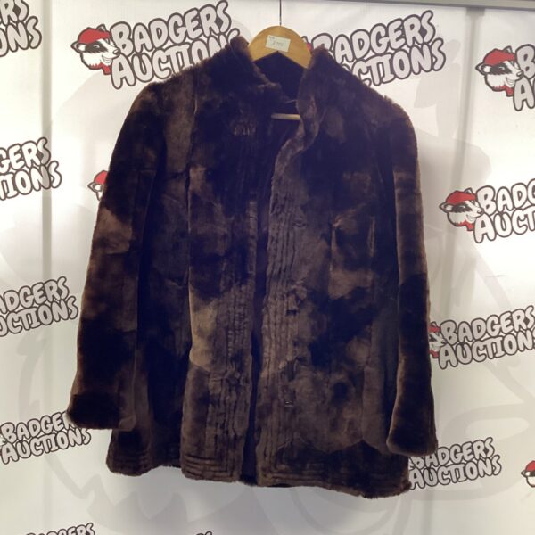 Brown ladies’ faux fur effect jacket size M.
